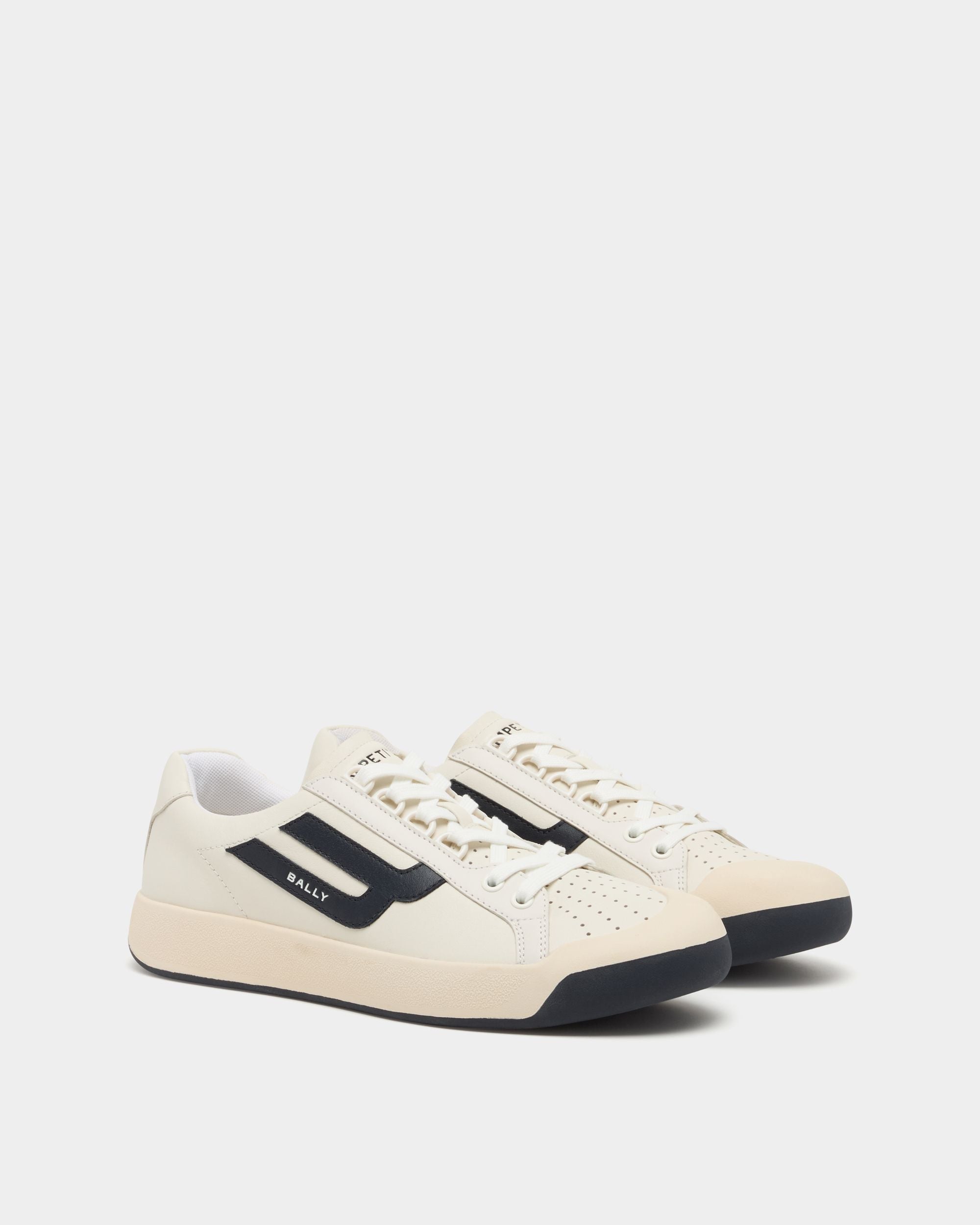 Bally Global - Sneakers Competition en cuir blanc et bleu marine - Blanc