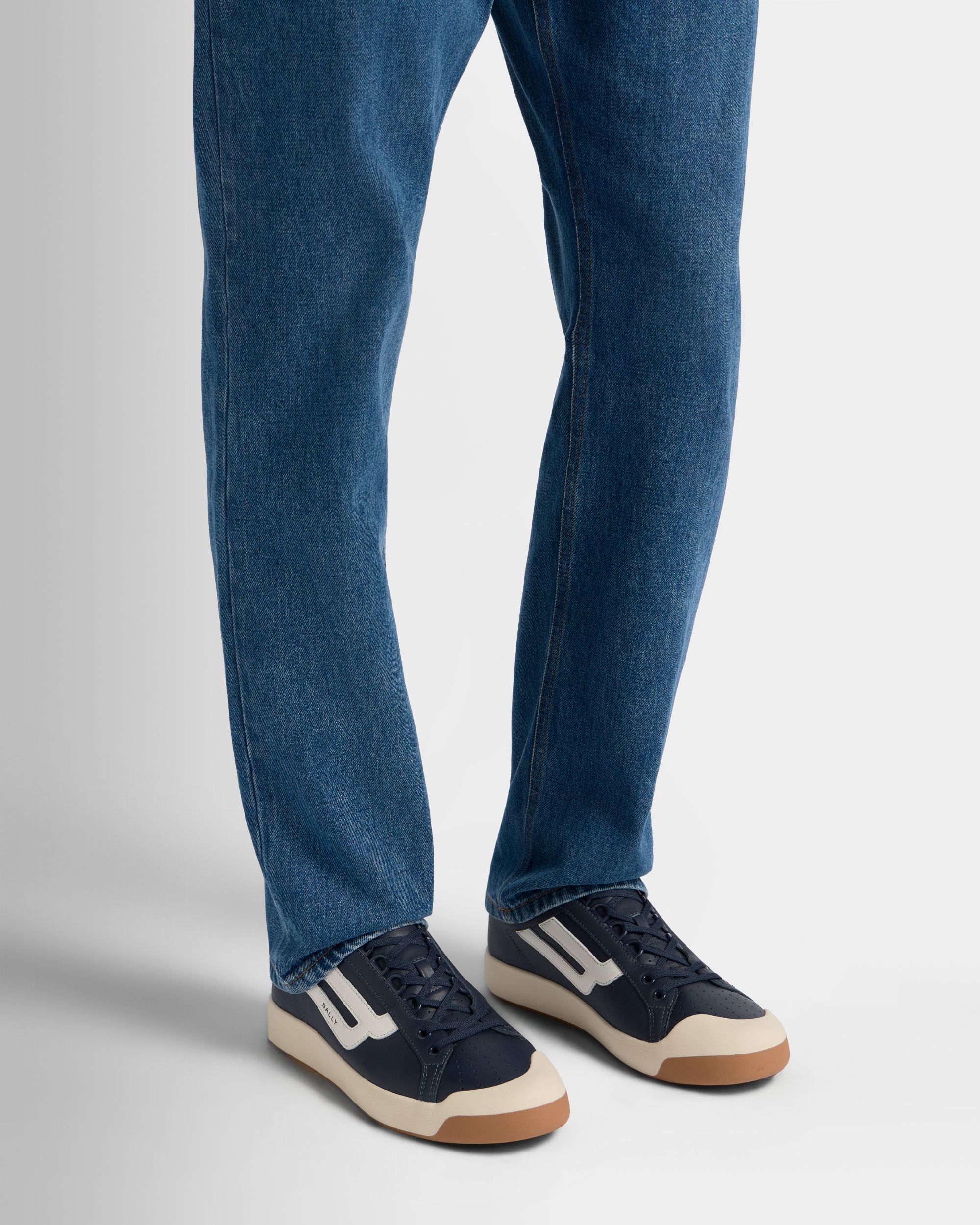 Bally Global - Sneakers Competition en cuir bleu marine et blanc - Bleu