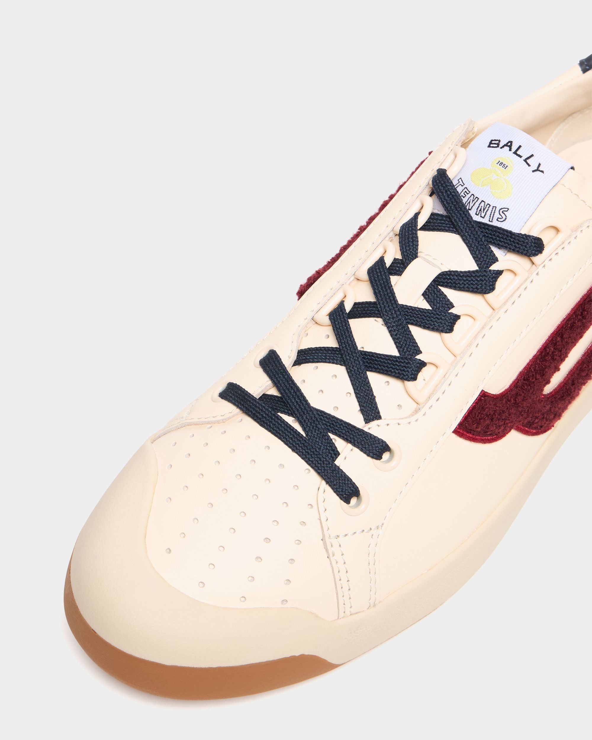Bally Global - Zapatilla de la colección Tennis en piel blanca y roja - Multicolor