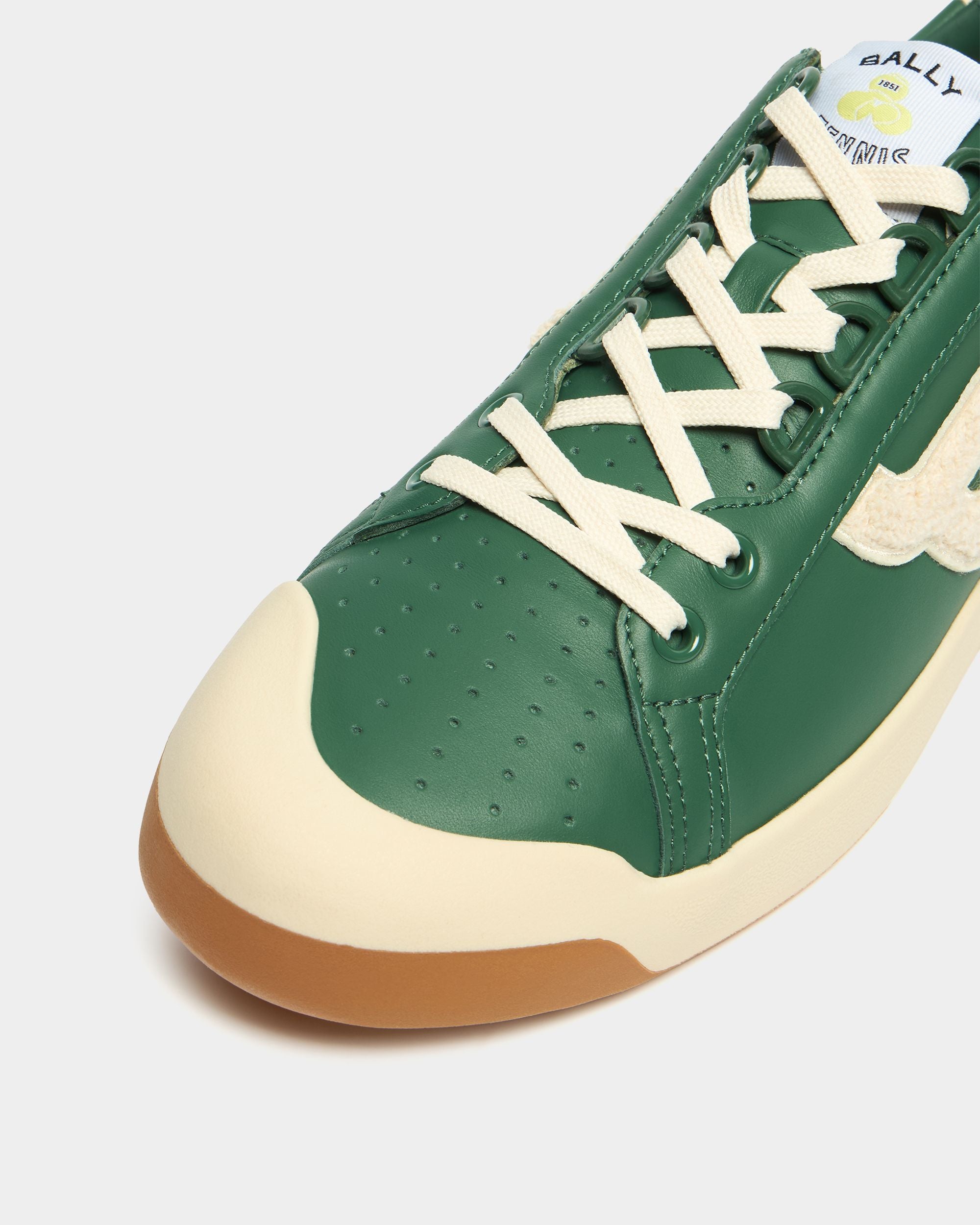 Bally Global - Sneakers de la collection Tennis en cuir vert et blanc - Vert