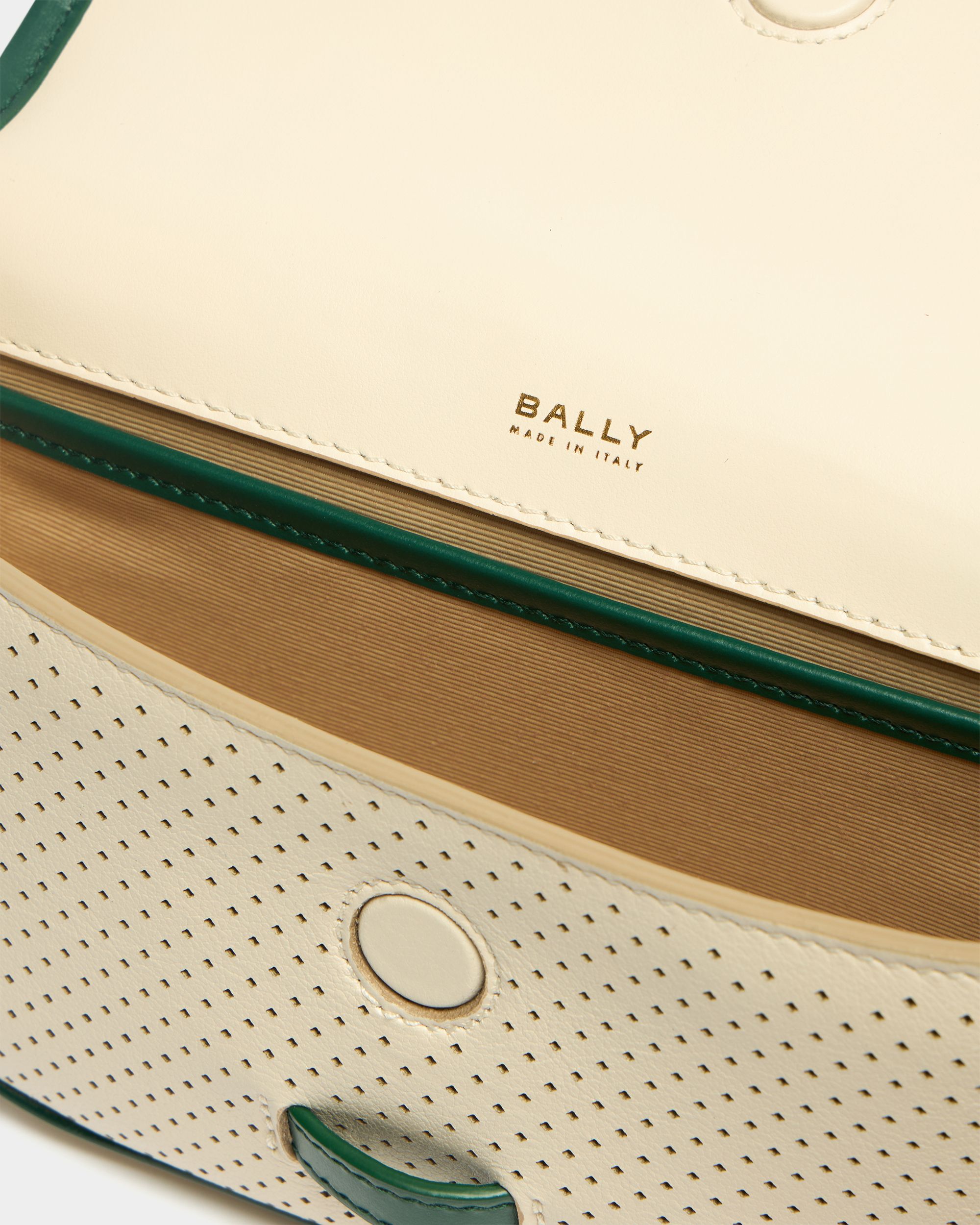 Bally Global - Mini-sac de la collection Tennis en cuir perforé ivoire et vert - Blanc
