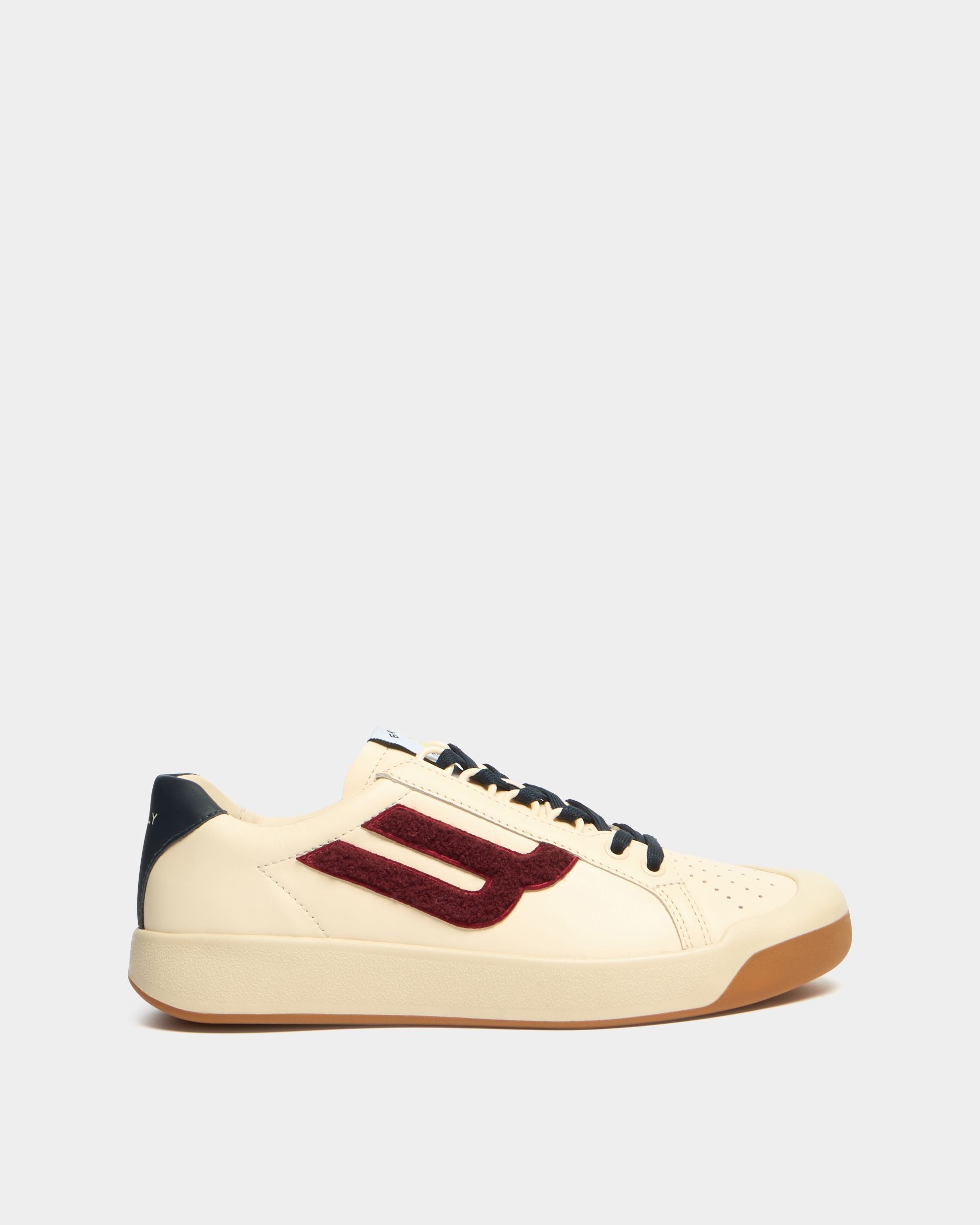 Bally Global - Sneakers de la collection Tennis en cuir ivoire et tissu éponge rouge héritage - Blanc