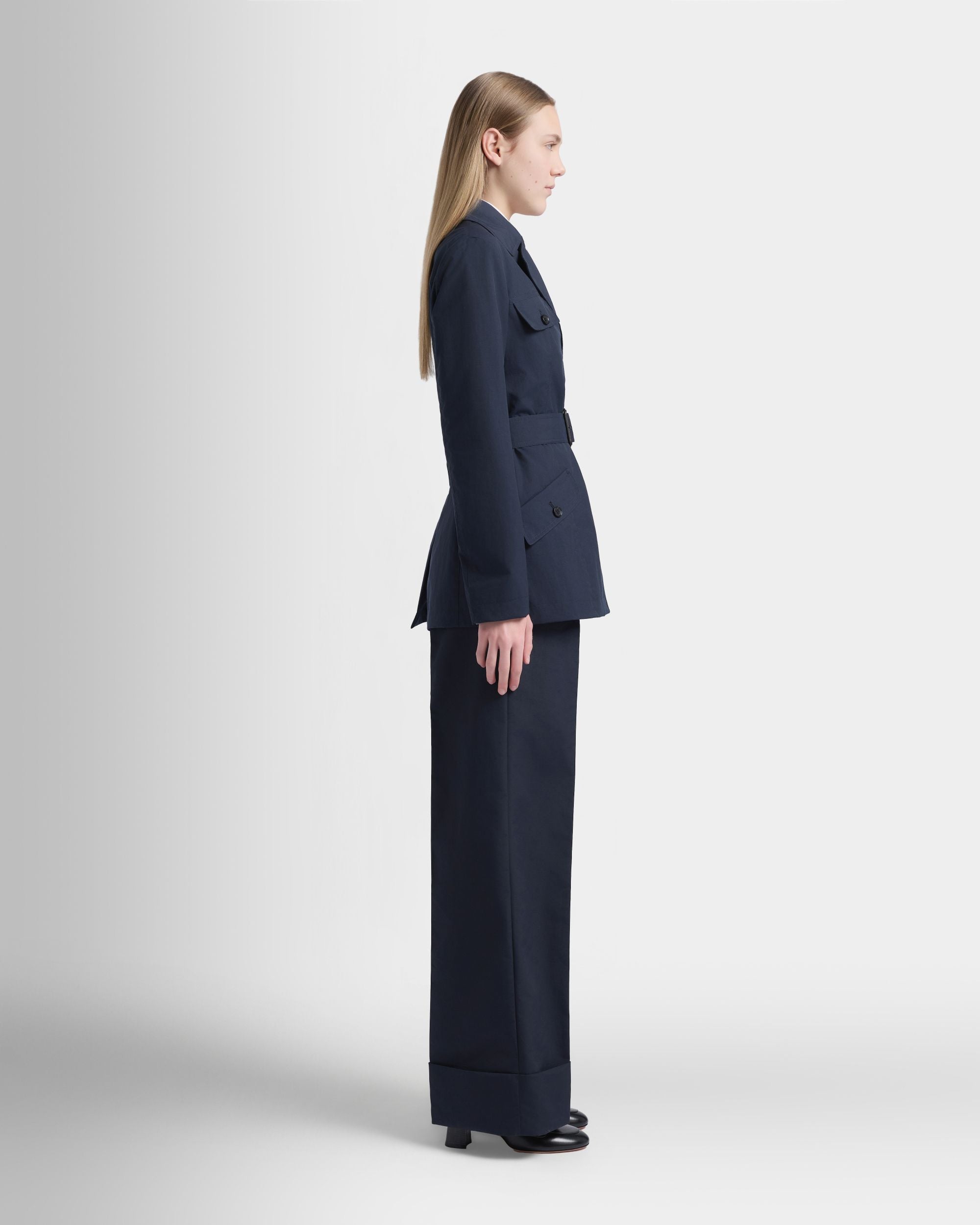 Bally Global - Chaqueta con cinturón de nailon Navy Blue - Azul