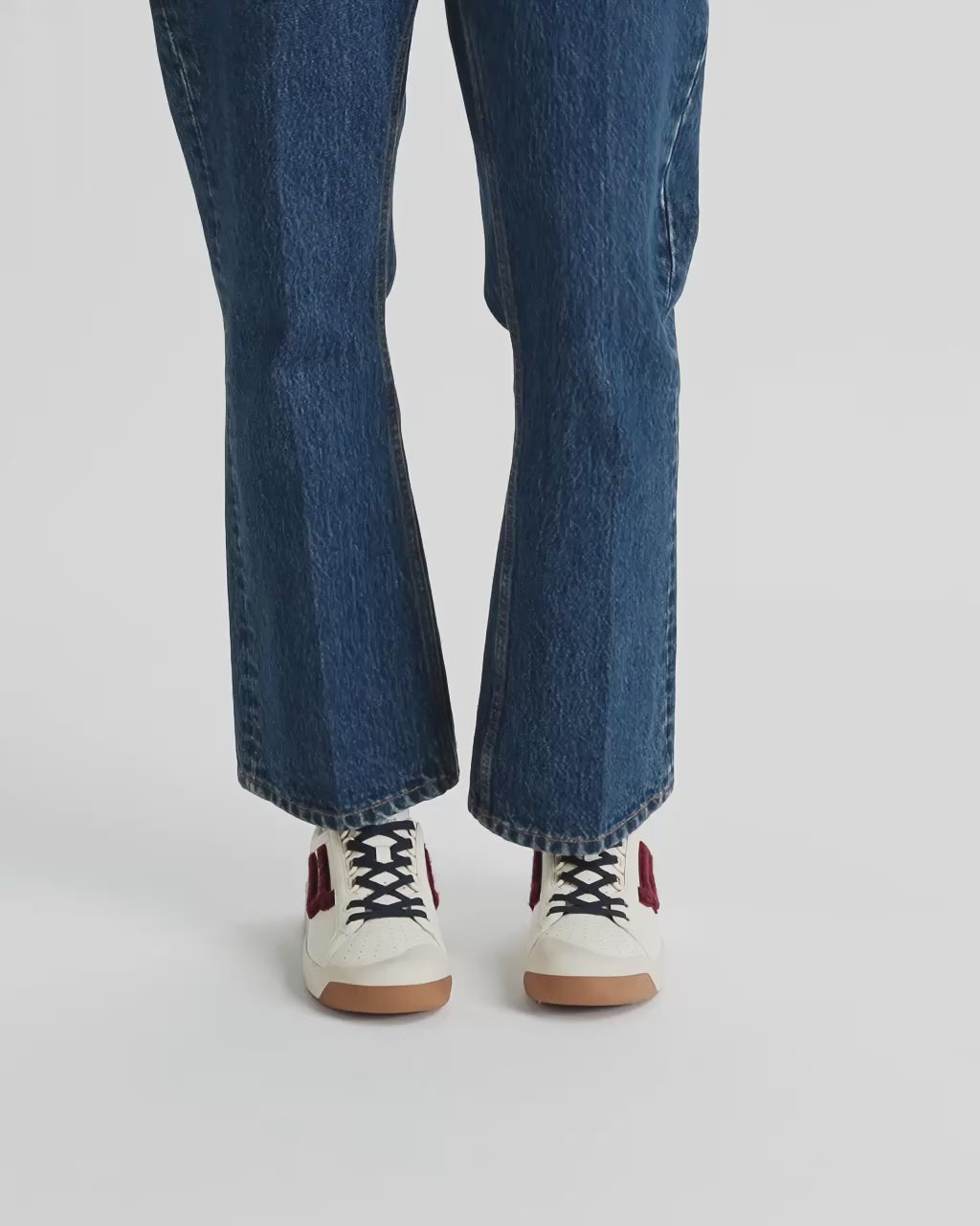 Bally Global - Sneaker aus Leder in Elfenbein und Frottee in Heritage-Rot aus der Tennis-Kollektion - White