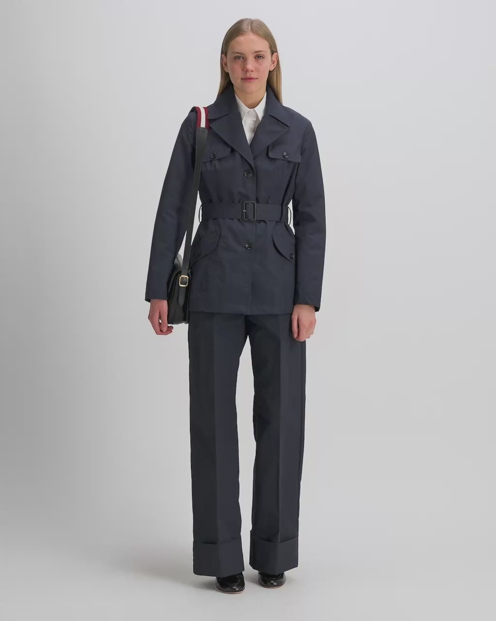 Bally Global - Chaqueta con cinturón de nailon Navy Blue - Azul